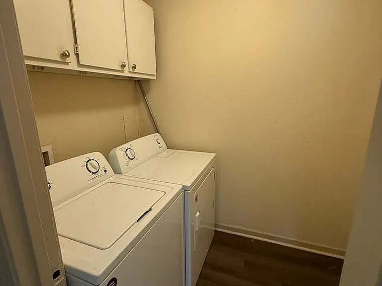 8181-8183 Jefferson Park Dr — Photo 9