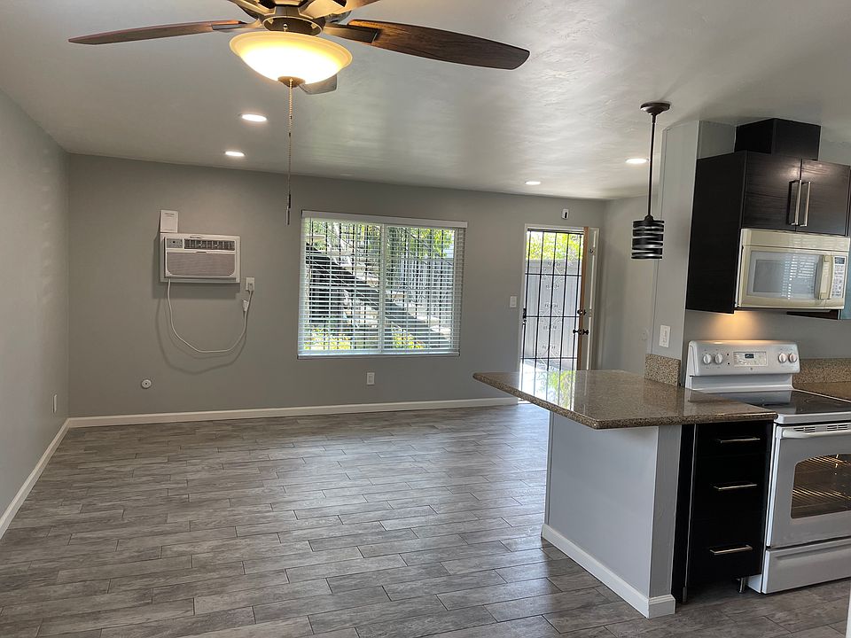 1st image of 4059 Menlo Ave #1