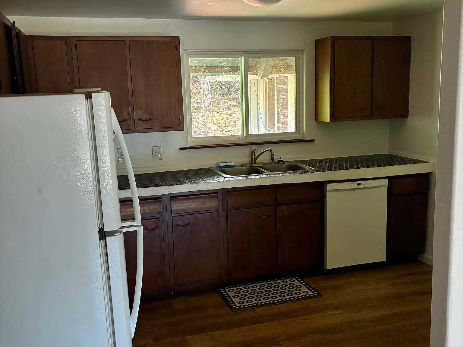 3 bed, 1442 sqft, $1,850 — Photo 3