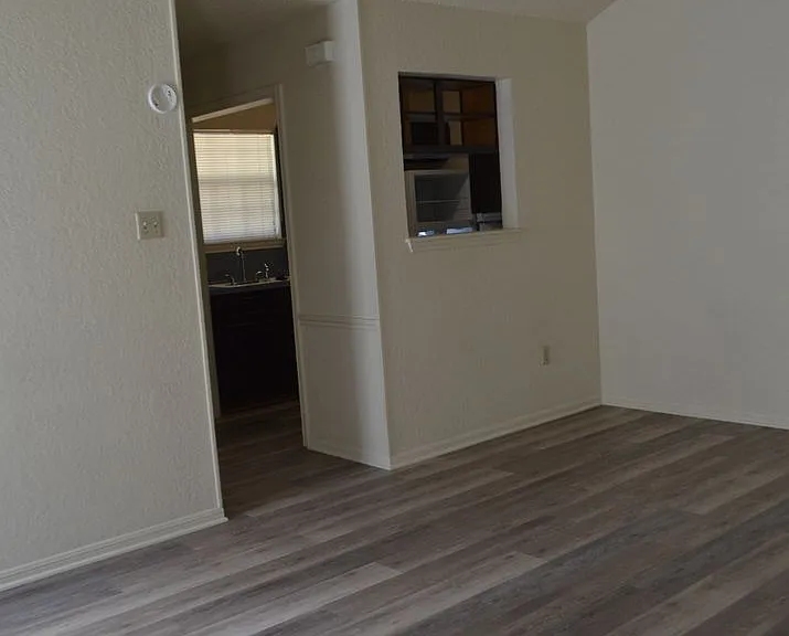 104 Spur Dr — Photo 11