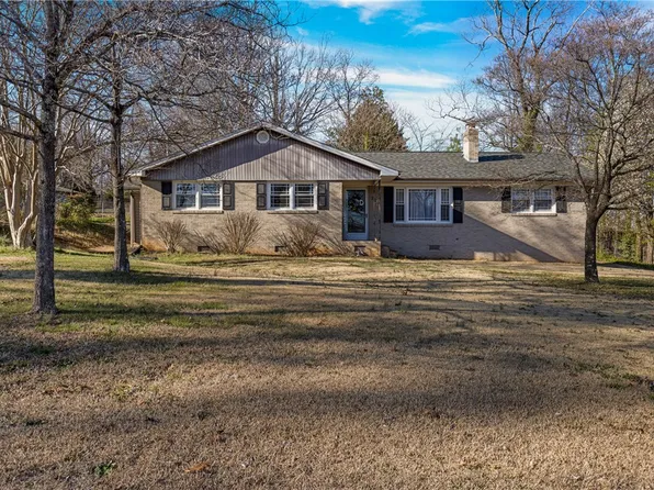 201 Judy Dr, Pickens, SC 29671