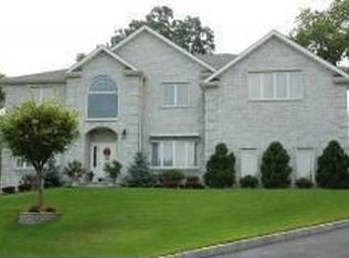 38 Stratton Dr, Wayne, NJ 07470