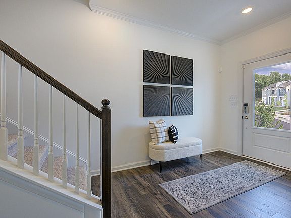 5th image of 14 Charlie Cir