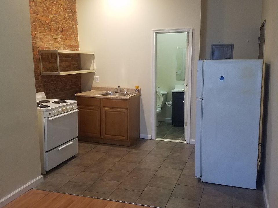 2nd image of 2904 Frankford Ave Floor 1