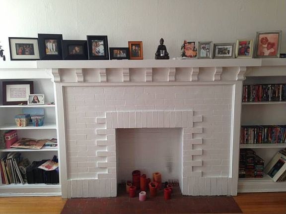 Mantle w/ built-ins