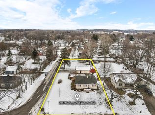 2817 Marlington Rd, Waterford, MI 48329