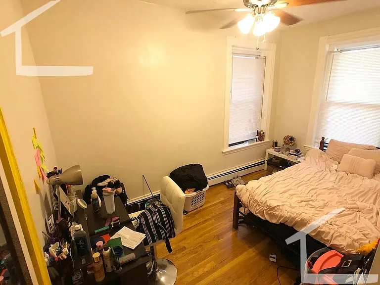 127 Cedar St #4 — Photo 8