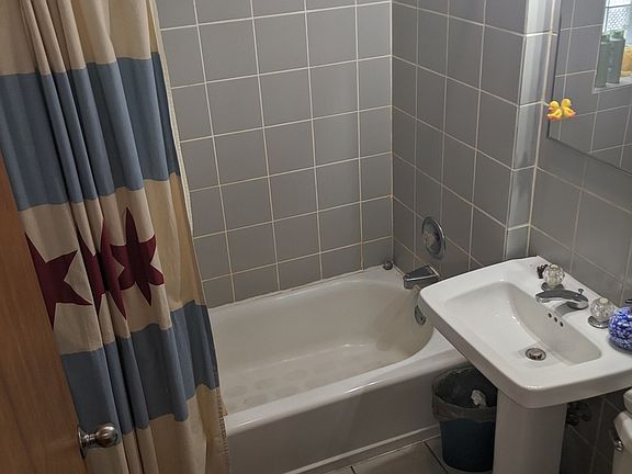 4th image of 1725 N Ashland Ave APT 1R