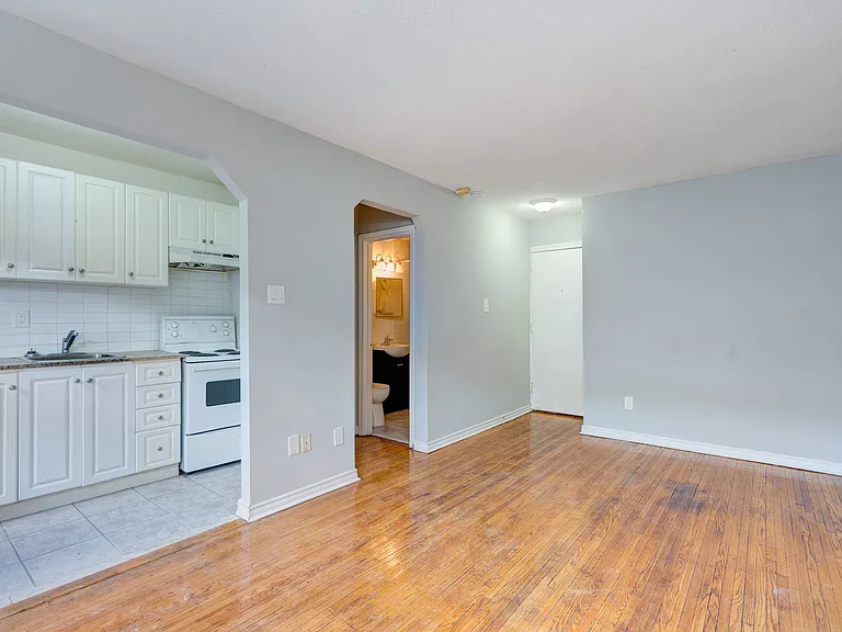 5 Greentree Ct — Photo 5