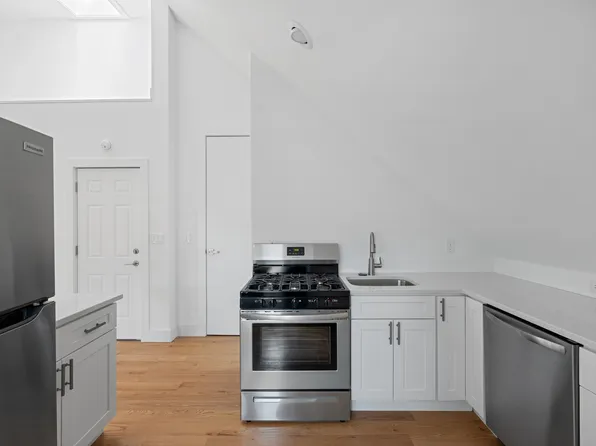 7807 Ridge Boulevard image 18 of 21