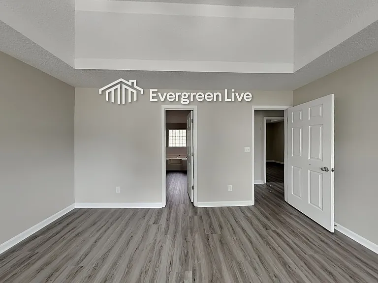 125 Edison Dr — Photo 5