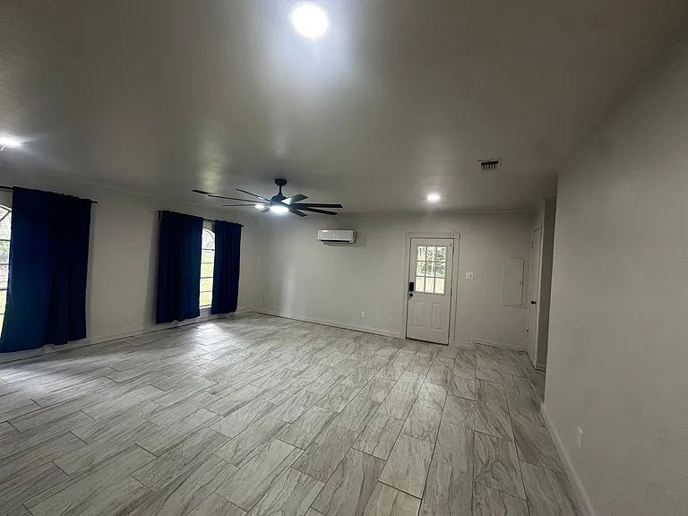 2916 Brookline Dr — Photo 2