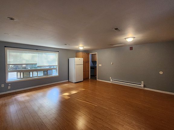 5th image of 709 S 197th St