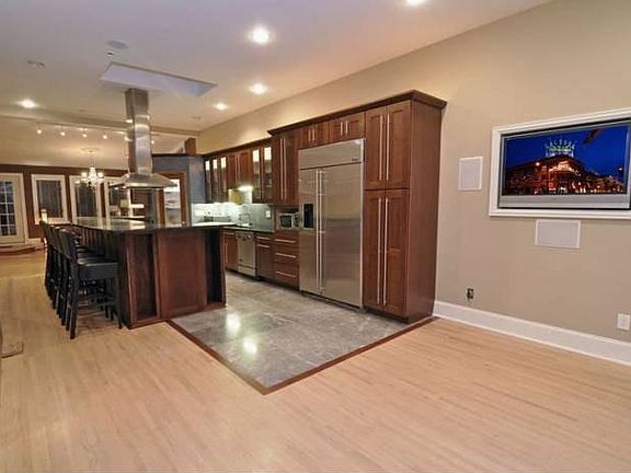 2nd image of 2655 Dupont Ave S