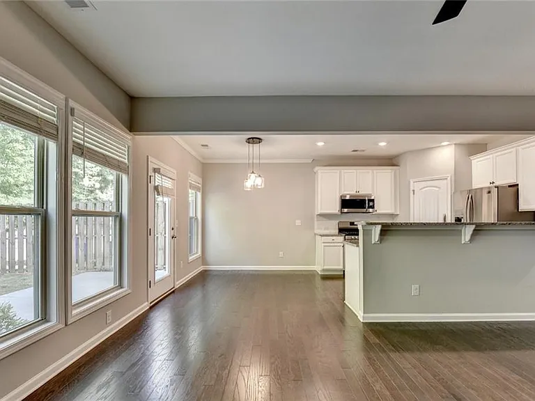 7245 Heritage Oak Ct — Photo 17