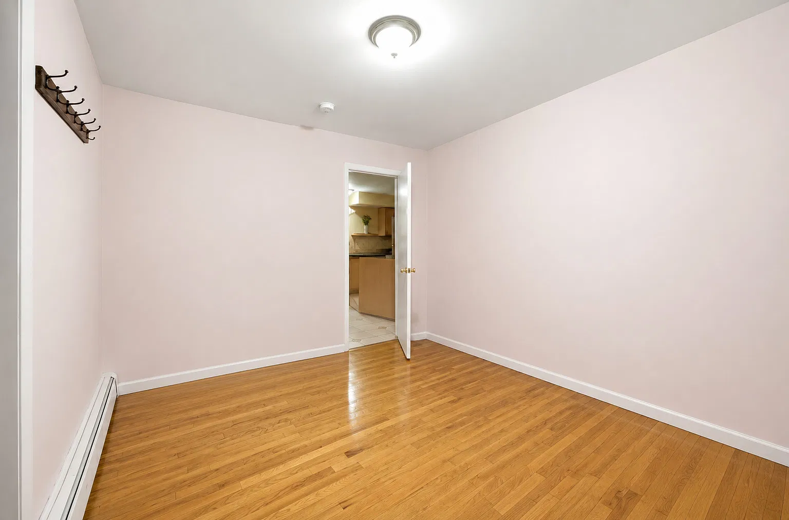 1105 Holiday Ln — Photo 4