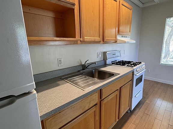 4th image of 803-809 E Garfield St #14255780