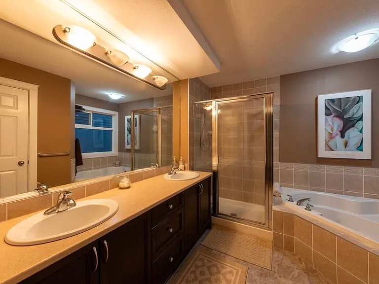877 Stevens St #2 — Photo 23