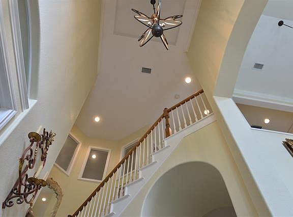 2nd image of 3565 Boxwood Dr