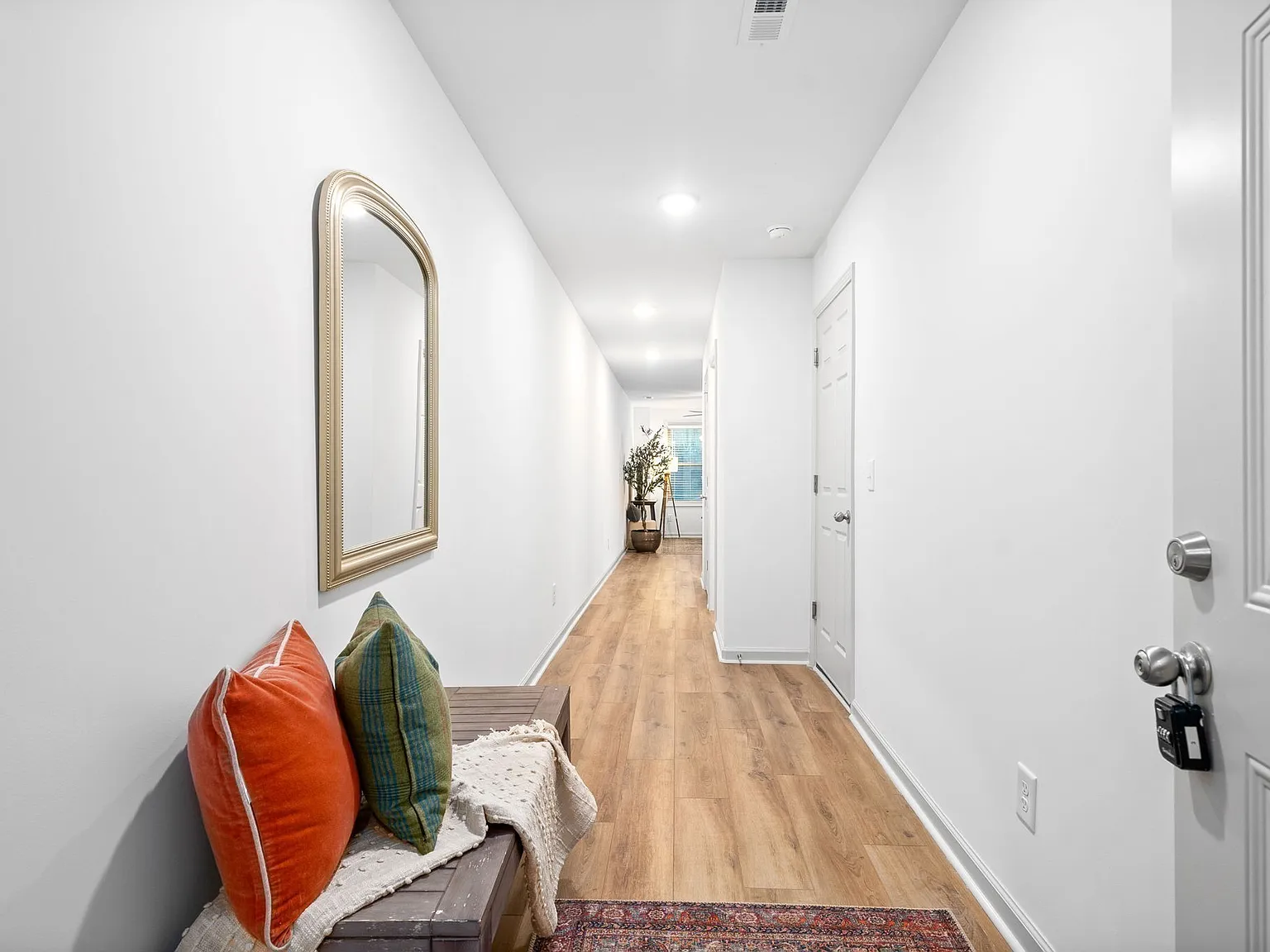 3 bed, 2.5 bath, 1336 sqft, $1,395 — Photo 3