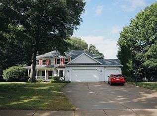 5052 Queen Victoria Ln, Kalamazoo, MI 49009