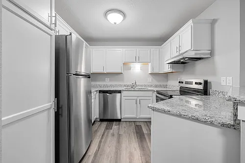 N86W14292 Fond Du Lac Ave #14292 Photo 1