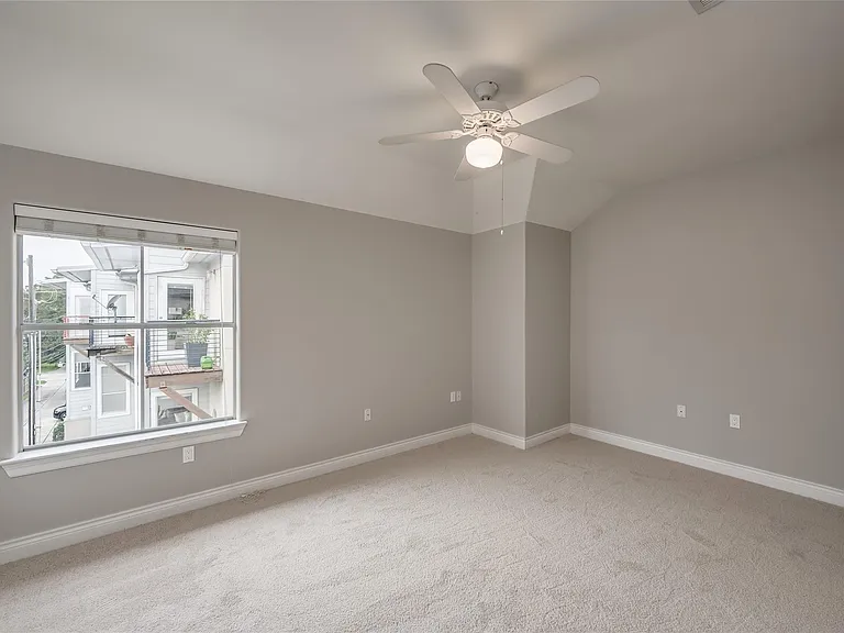 315 Sandman St — Photo 19