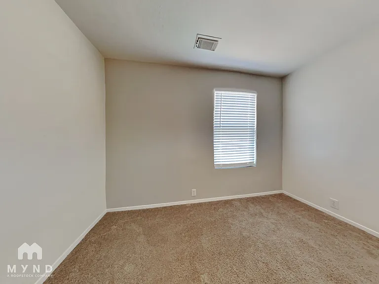 3338 Becker Glen St — Photo 14