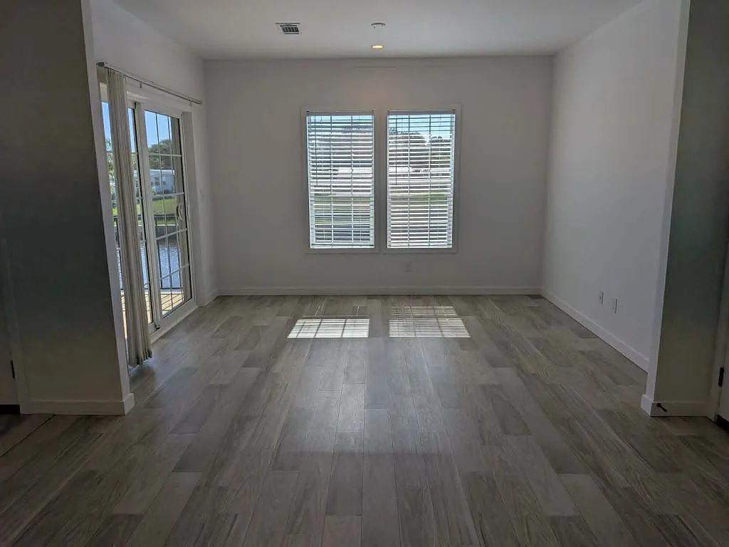 2 bed, 2.0 bath, 1460 sqft, $1,699 — Photo 3