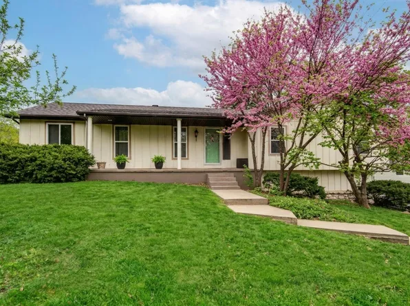 2541 S Brandon Avenue, Springfield, MO 65809