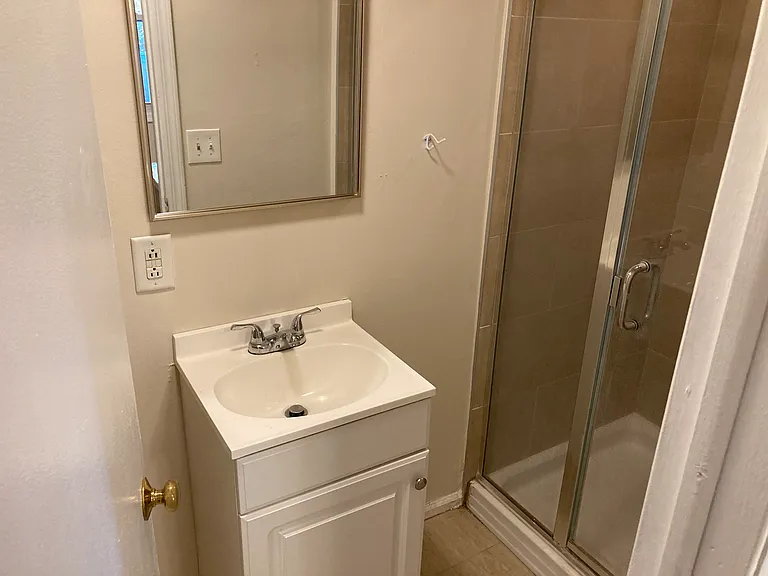 118 Doremus Ave #C — Photo 8
