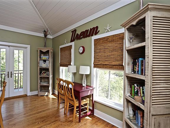 Wisteria Ln 8 - 4 of 23