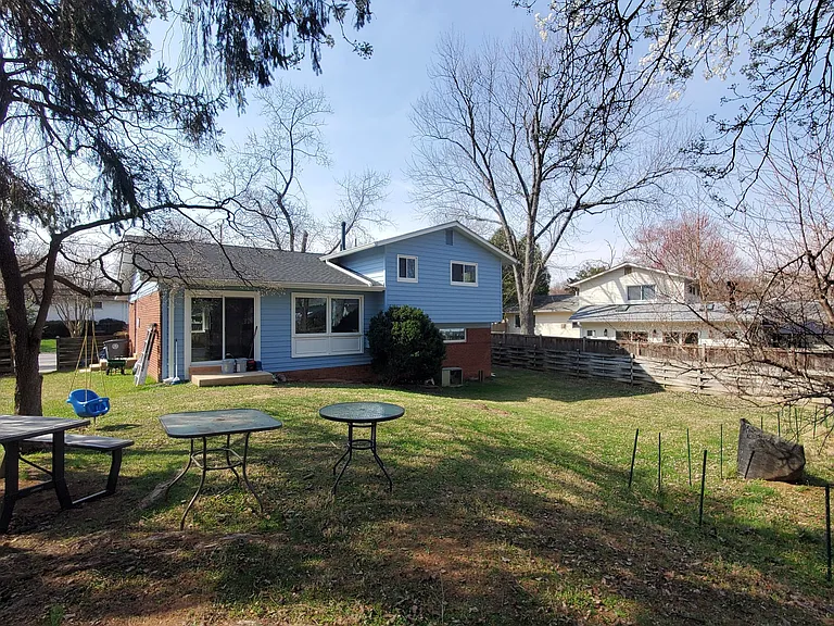 702 W Edmonston Dr — Photo 35