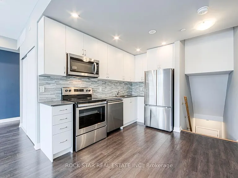 670 Atwater Ave #16 — Photo 10