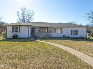 3800 Longwood Dr, Knoxville, TN 37918