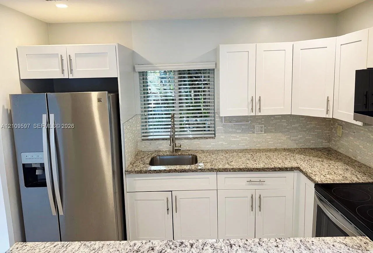 Tamiami Pines Rev Pl — Photo 4