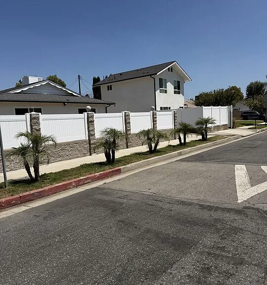 8550 Gloria Ave — Photo 9