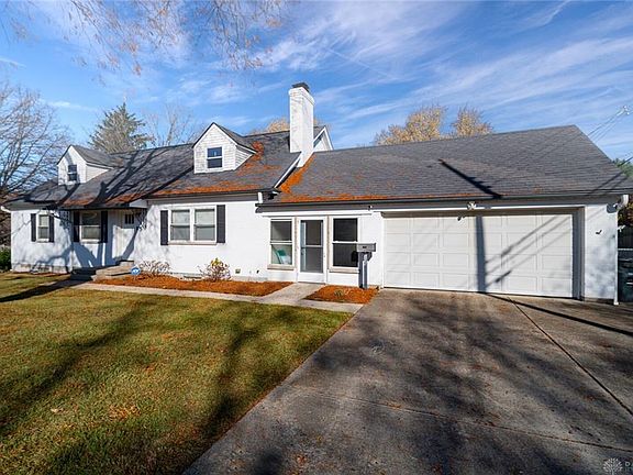 2nd image of 105 Lakeview Dr
