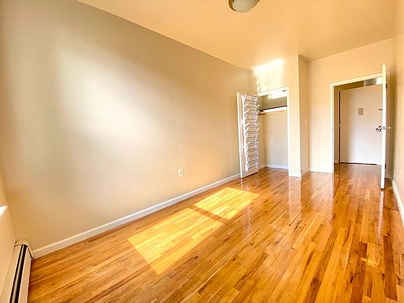 4th image of 1108 Putnam Ave #2