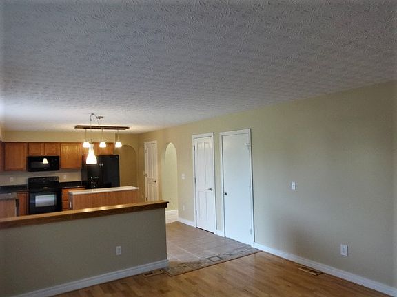 2nd image of 1501 Patricia Dr