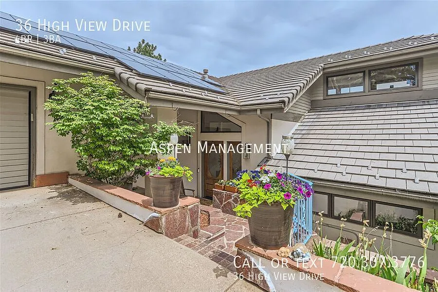 Stunning 4 Bedroom and 3 Bathroom Mountain Retreat - Boulder — Photo 4