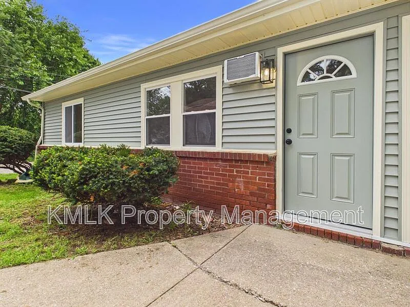 2 bed, 1.0 bath, 720 sqft, $1,100 — Photo 3