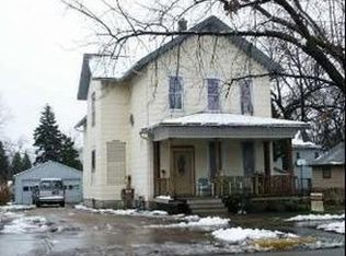 412 5th St, Aurora, IL 60505