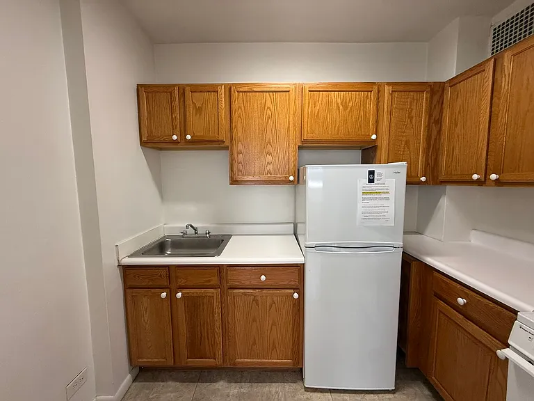 King Edward Annex Apartments — Photo 64