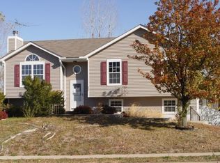 902 Sunnyside School Rd, Blue Springs, MO 64014