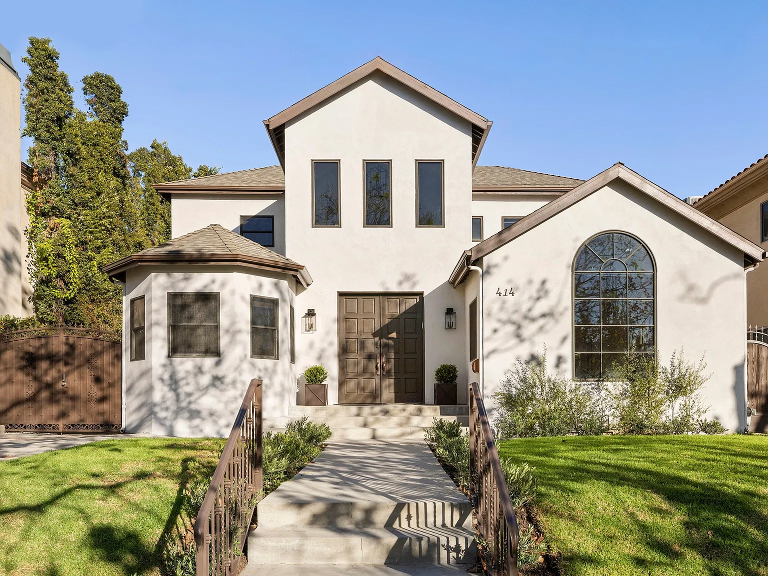 5 bed, 4.5 bath, 3270 sqft, $12,000 — Photo 1