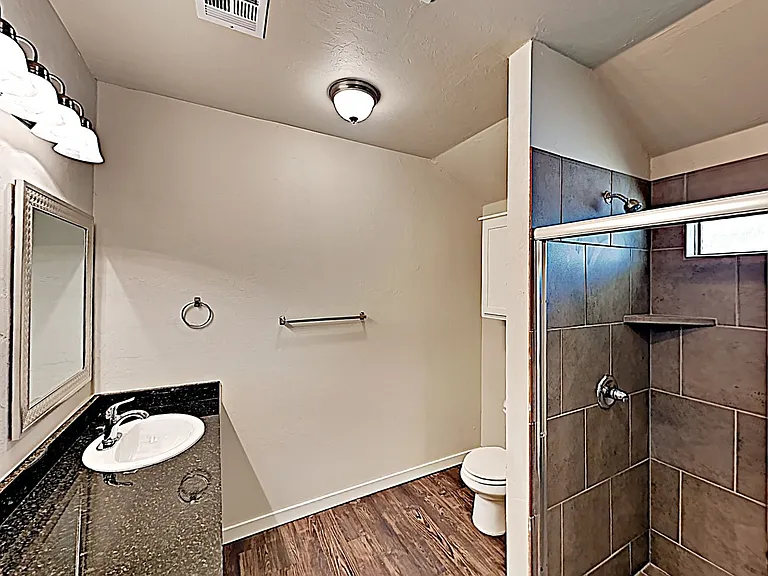 1045 Creekside Dr — Photo 7