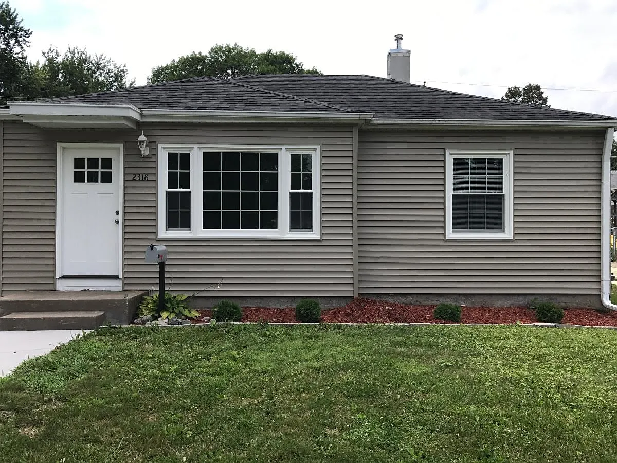 2318 Frances Pl photo 1