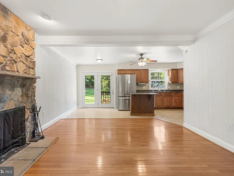 13204 Nickleson Dr — Photo 2