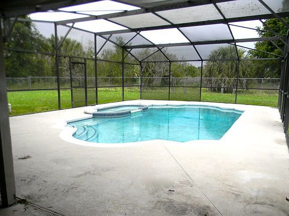 3rd image of 4245 W Vista Ct